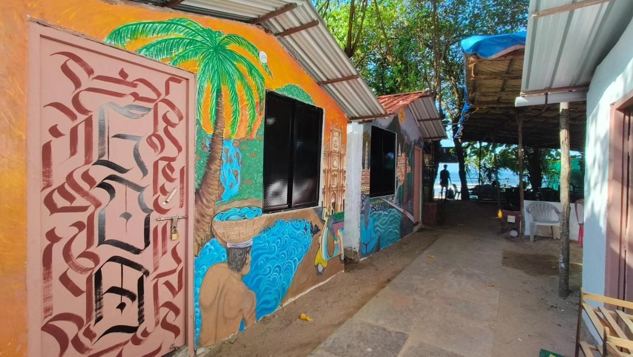 12 Monks - Beachside Hostel Arambol Bagian luar foto