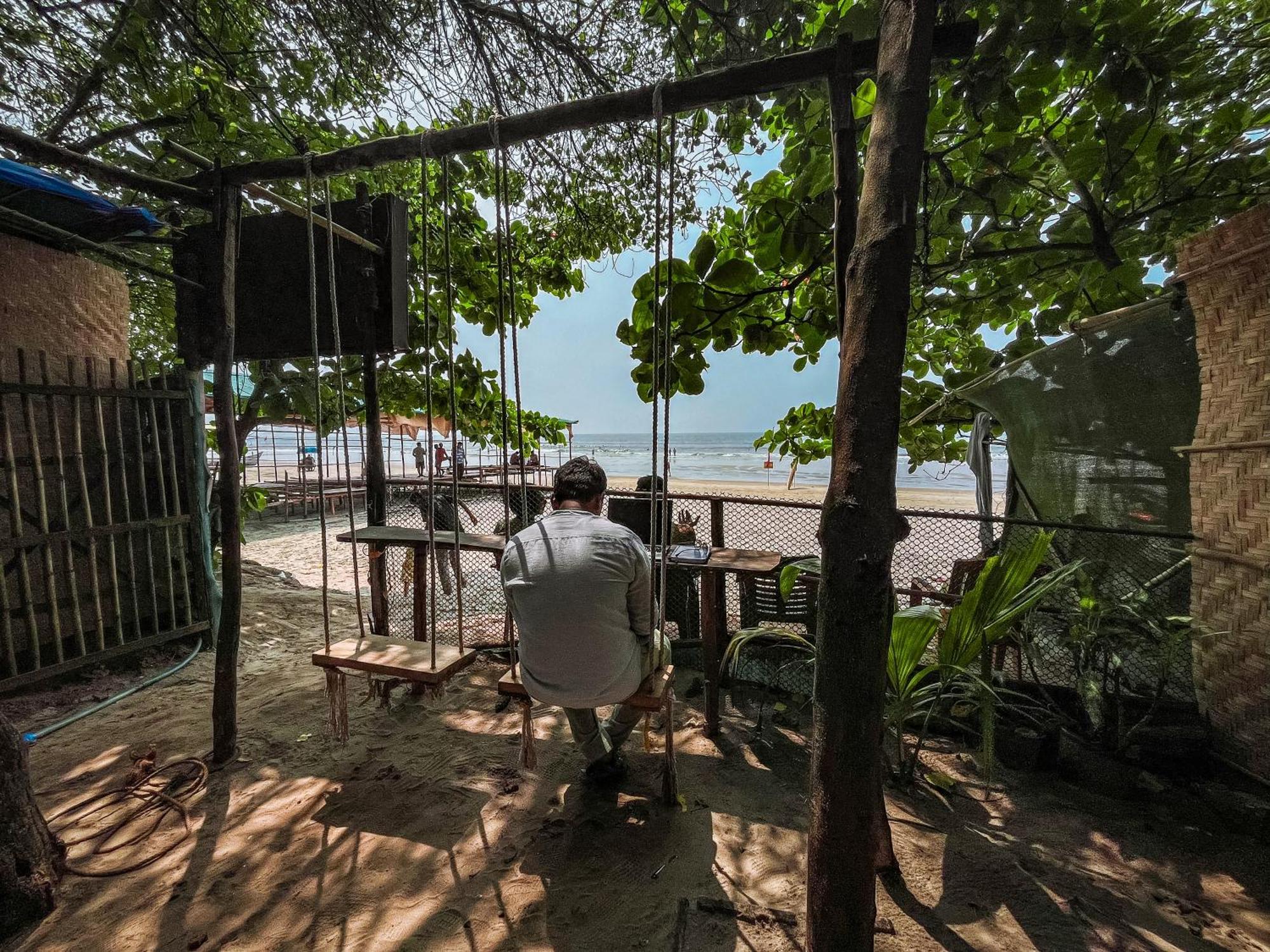 12 Monks - Beachside Hostel Arambol Bagian luar foto