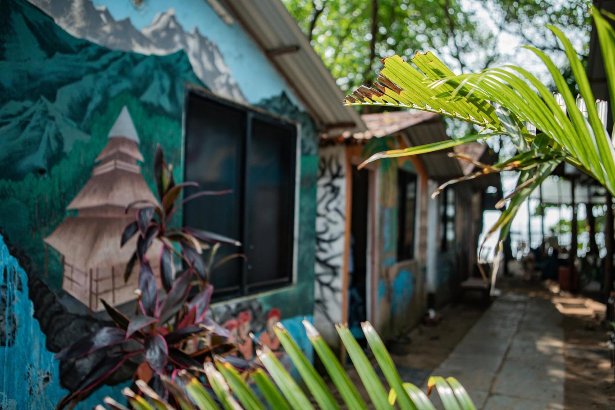 12 Monks - Beachside Hostel Arambol Bagian luar foto