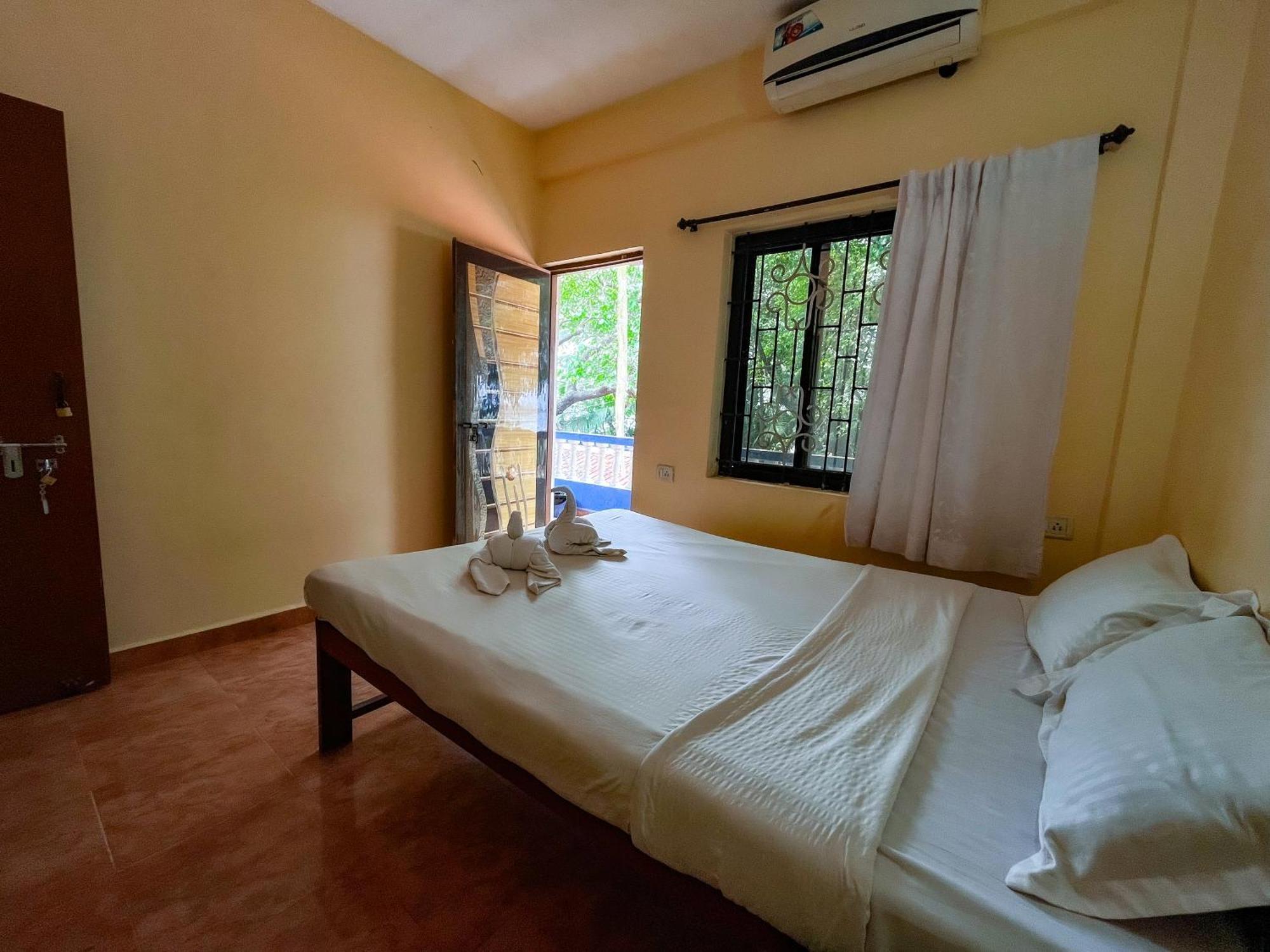 12 Monks - Beachside Hostel Arambol Bagian luar foto