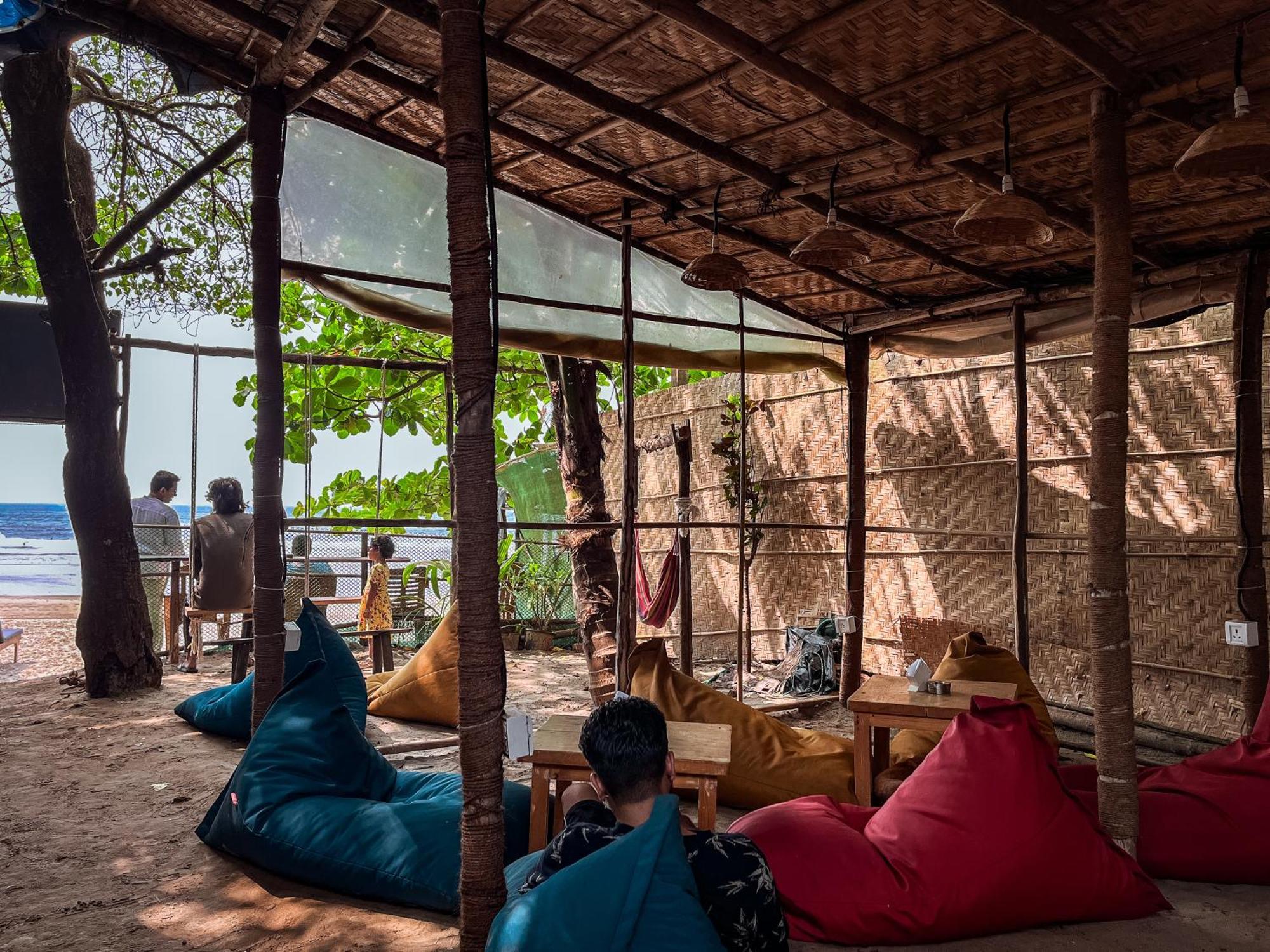 12 Monks - Beachside Hostel Arambol Bagian luar foto